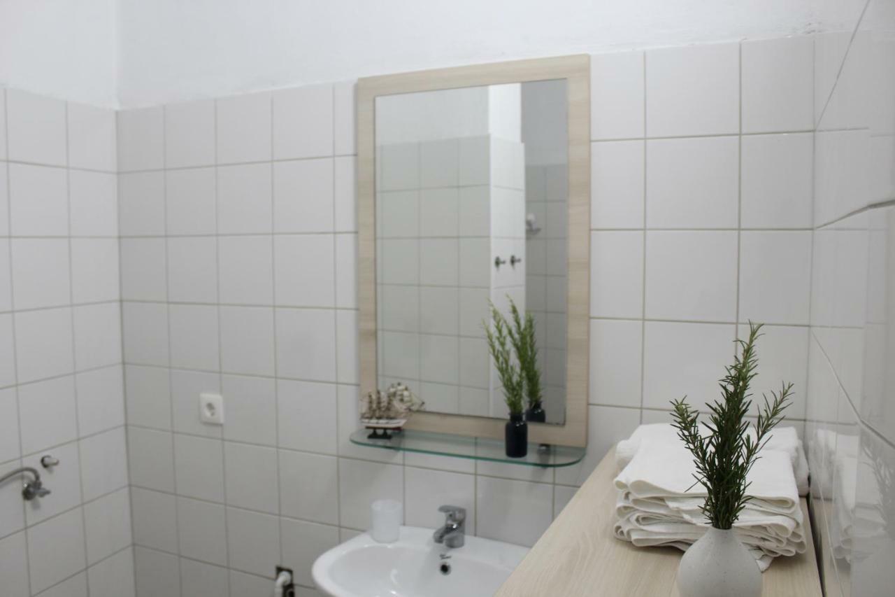 Apartments Andrea فيلا لوكا المظهر الخارجي الصورة