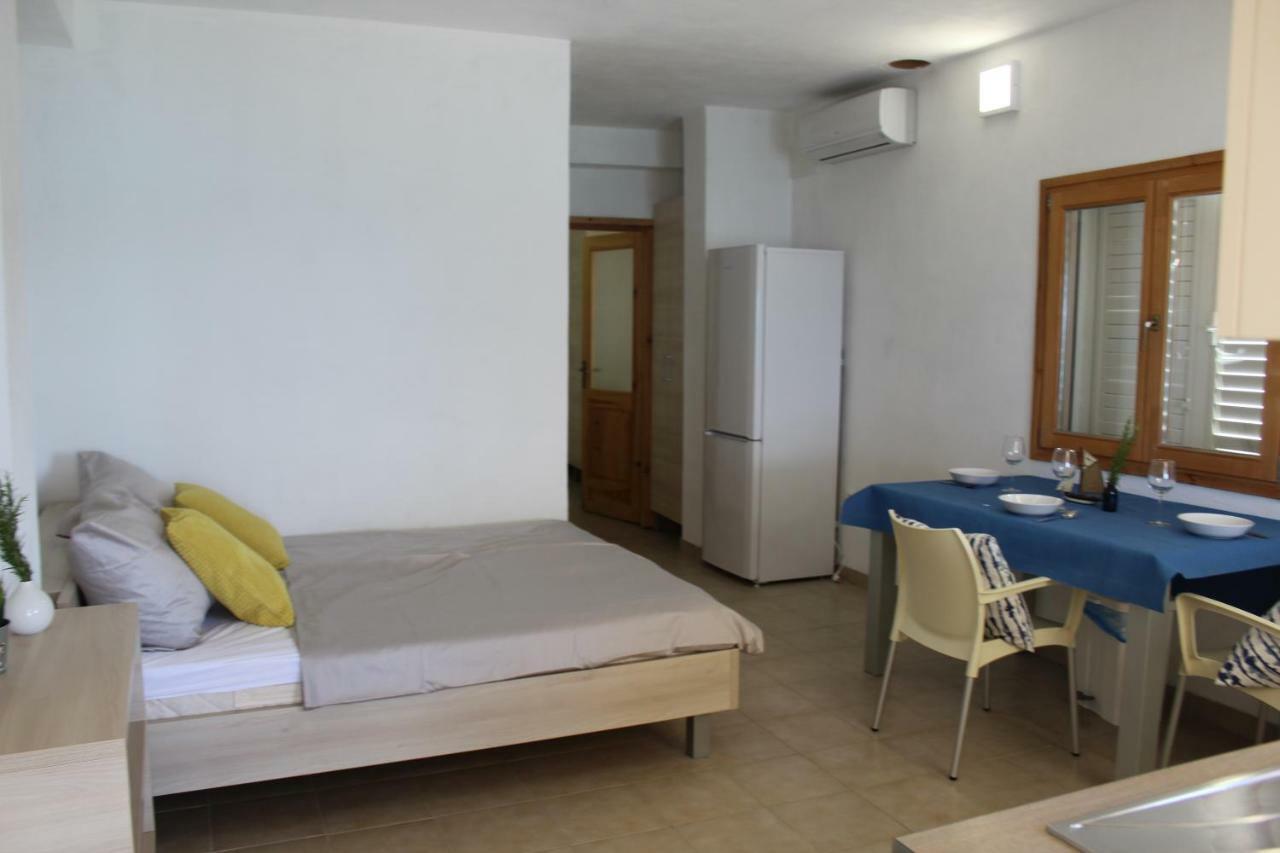 Apartments Andrea فيلا لوكا المظهر الخارجي الصورة